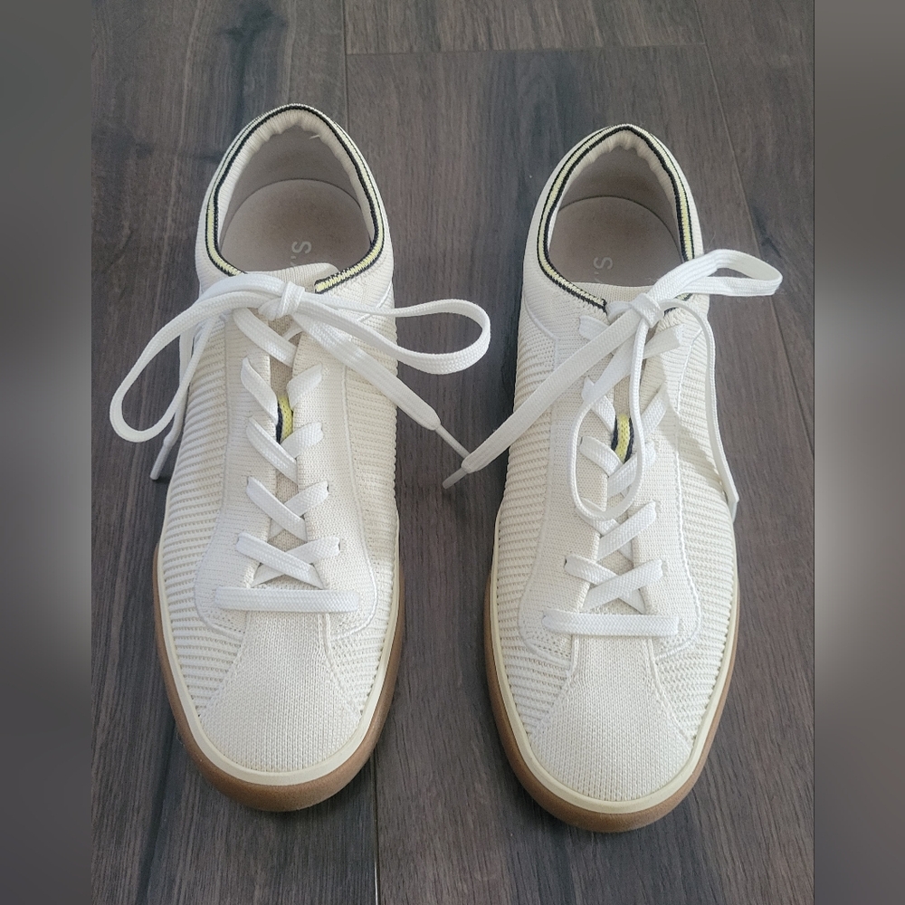 Rothys Sneakers, Women's size 8, Vanilla
